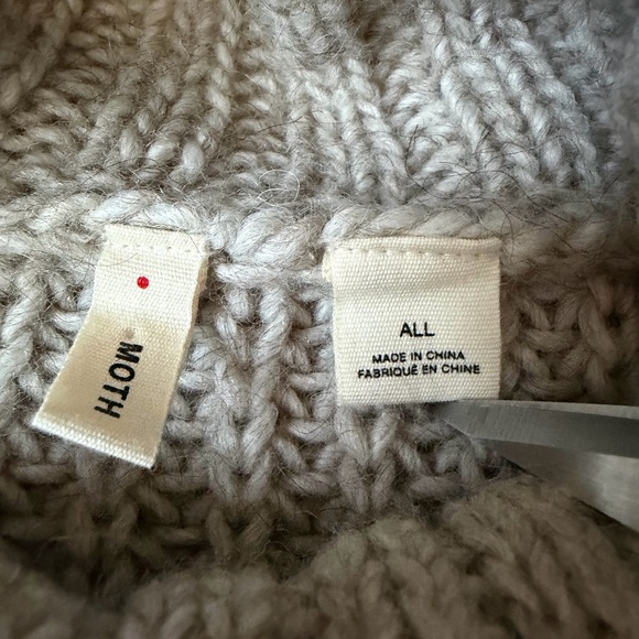 Moth Westwind Wool Alpaca Oatmeal Knit Poncho Sweaters with Pockets - Picture 13 of 15